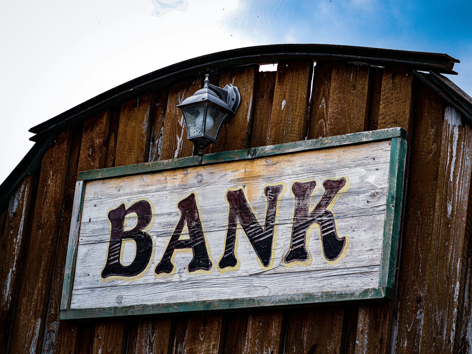 Best International Banks for Expats in 2026